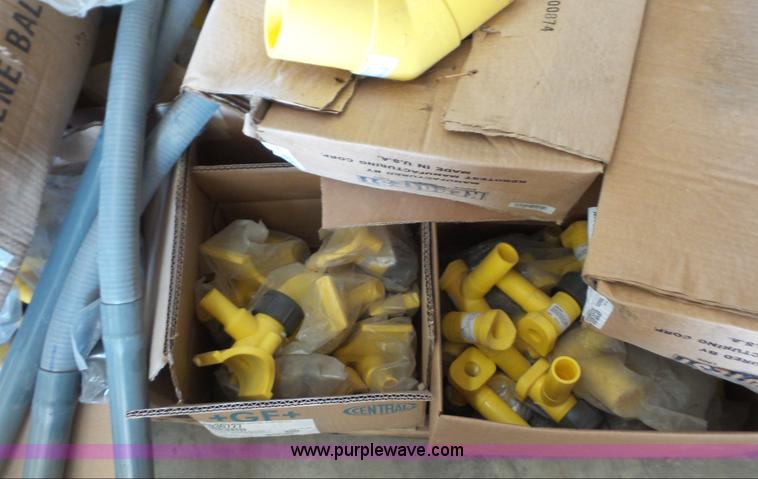 image for item BF9004 Assorted gas pipe and gas fittings