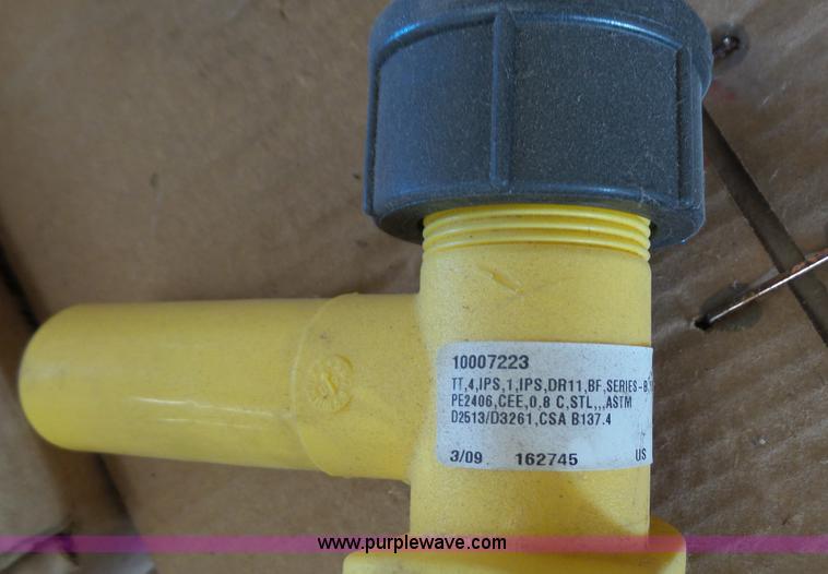 image for item BF9004 Assorted gas pipe and gas fittings