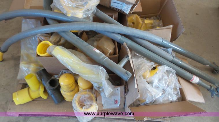 image for item BF9004 Assorted gas pipe and gas fittings