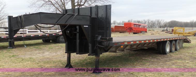 image for item BI9217 1993 Sundowner equipment trailer