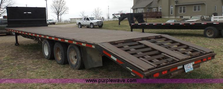 image for item BI9217 1993 Sundowner equipment trailer