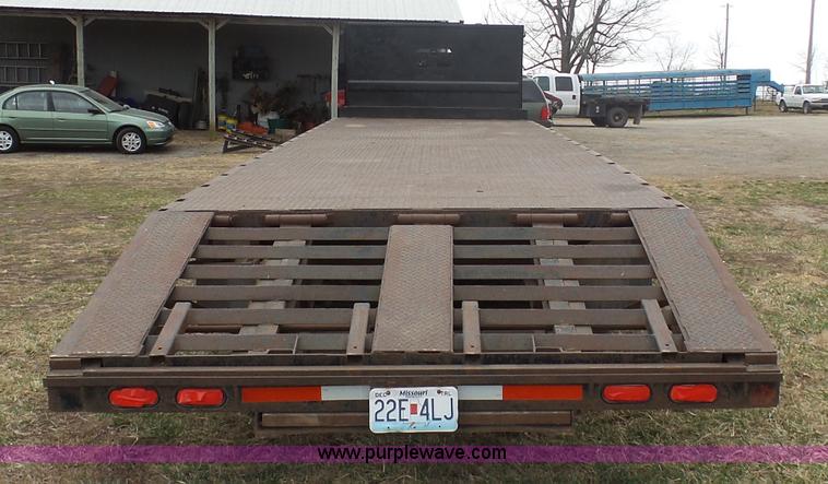 image for item BI9217 1993 Sundowner equipment trailer