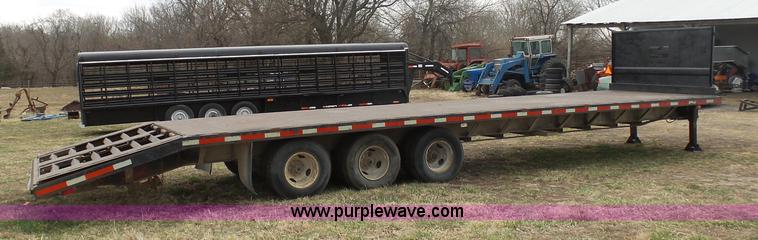 image for item BI9217 1993 Sundowner equipment trailer