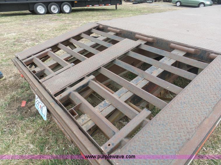 image for item BI9217 1993 Sundowner equipment trailer