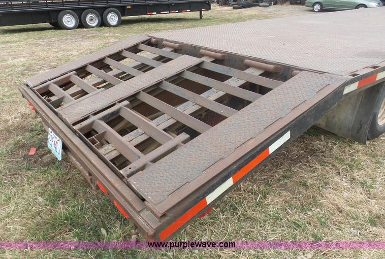 image for item BI9217 1993 Sundowner equipment trailer