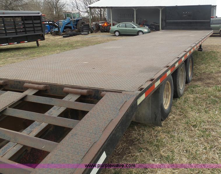 image for item BI9217 1993 Sundowner equipment trailer