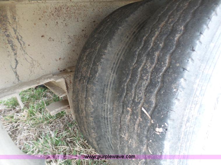 image for item BI9217 1993 Sundowner equipment trailer