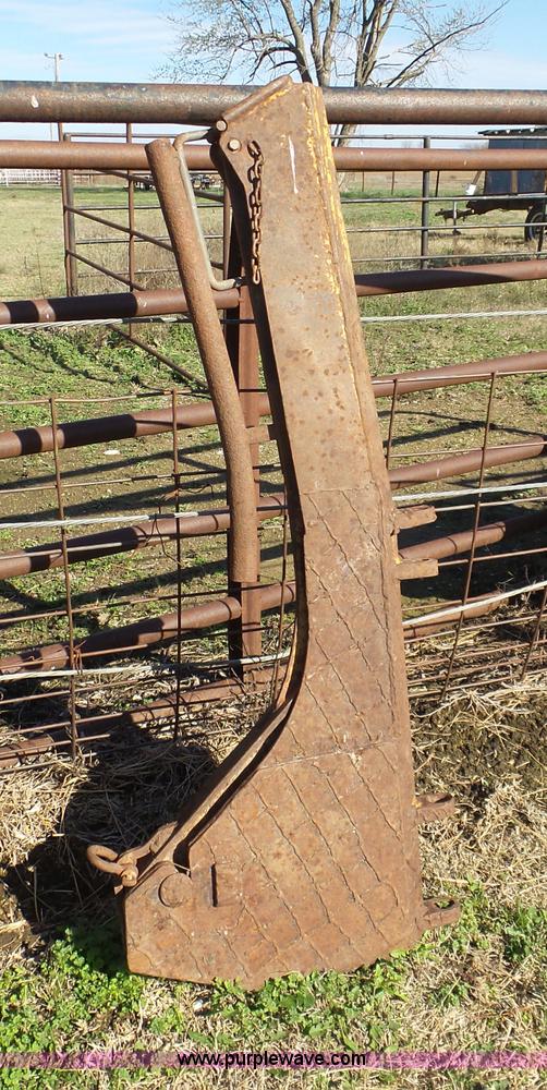 image for item BL9581 Bron V75 dozer cable plow