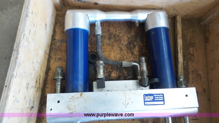 image for item BN9738 (2) Footage 6" hydraulic squeeze off tools