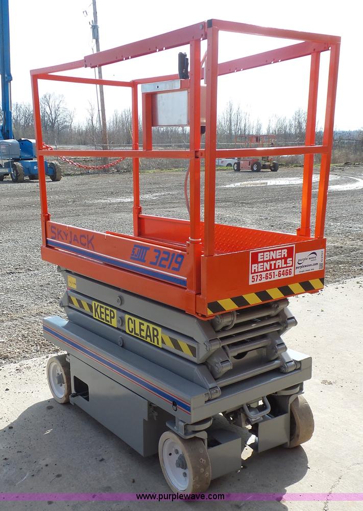 image for item G3707 Skyjack III 3219 scissor lift