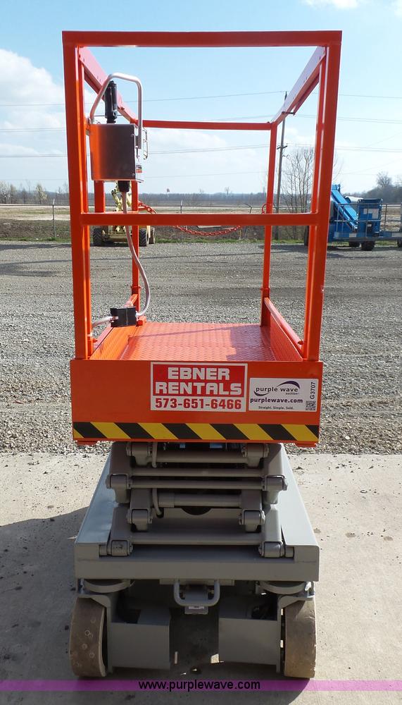 image for item G3707 Skyjack III 3219 scissor lift