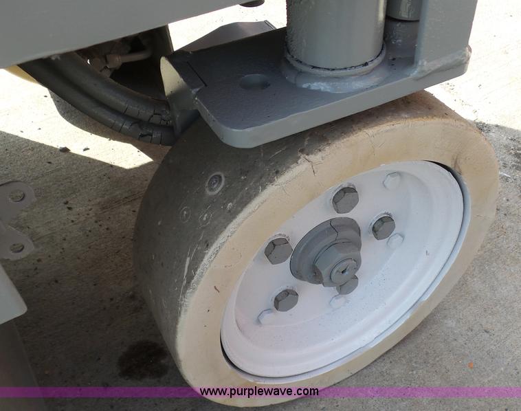 image for item G3707 Skyjack III 3219 scissor lift