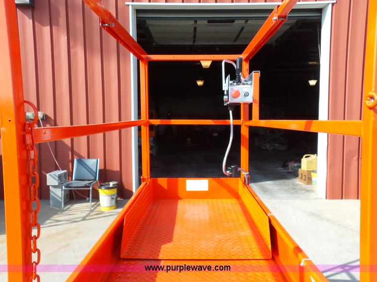 image for item G3707 Skyjack III 3219 scissor lift