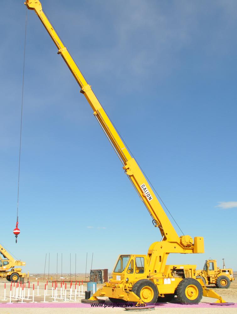 image for item G7020 Galion 150F crane