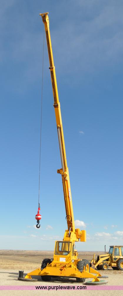 image for item G7020 Galion 150F crane
