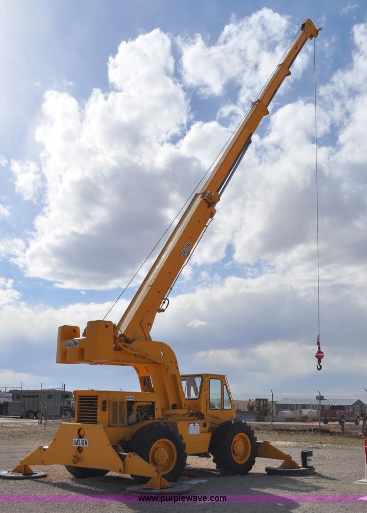 image for item G7020 Galion 150F crane