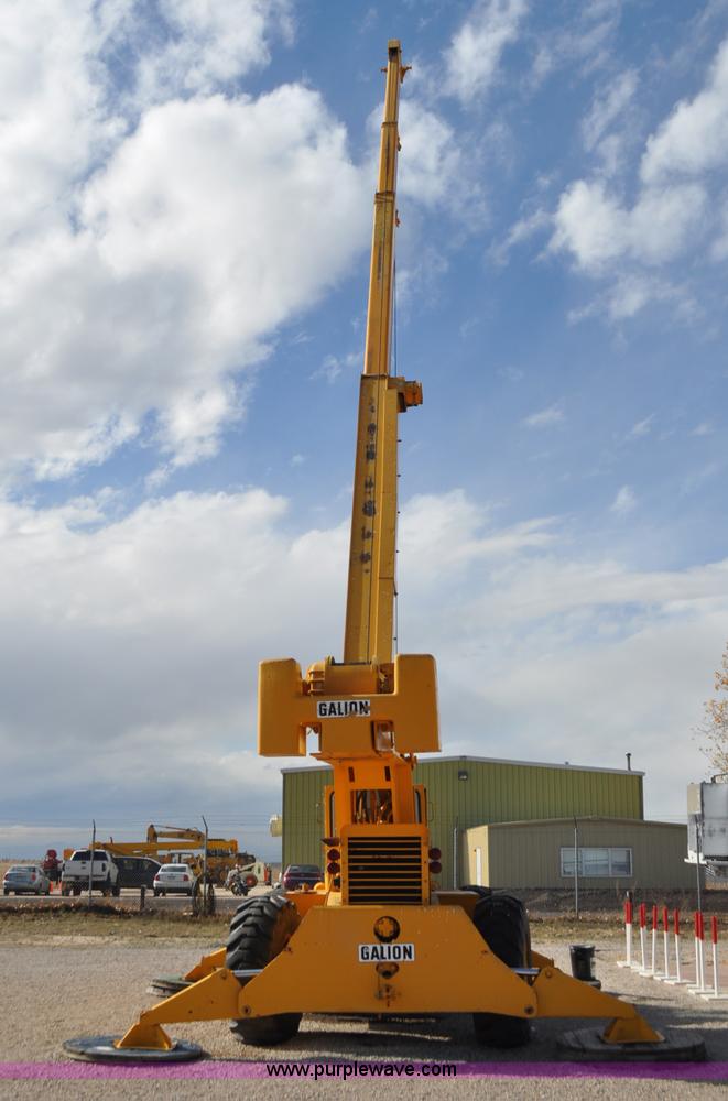 image for item G7020 Galion 150F crane