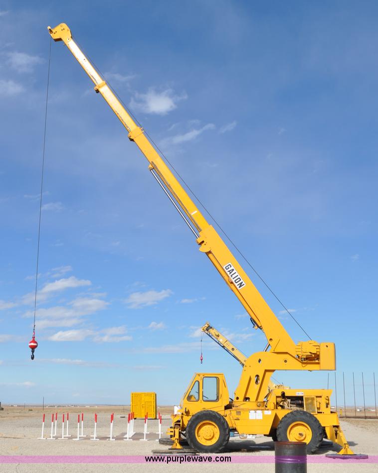 image for item G7020 Galion 150F crane