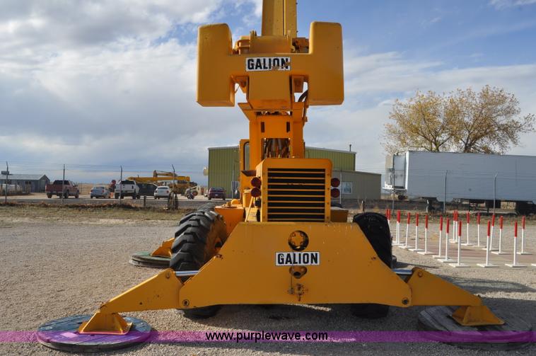 image for item G7020 Galion 150F crane