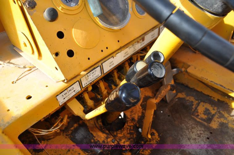 image for item G7020 Galion 150F crane