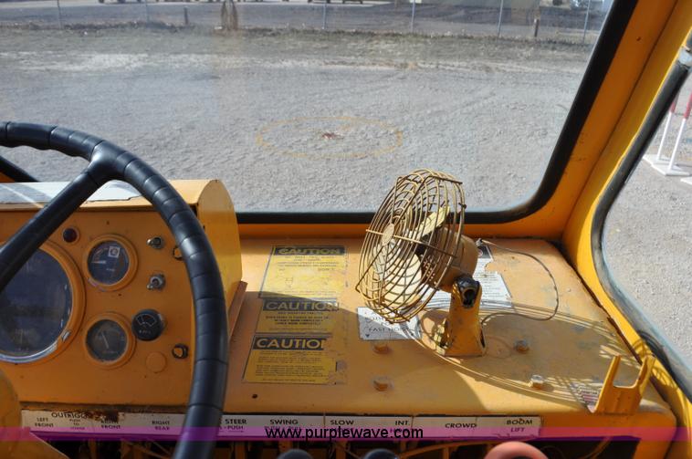 image for item G7020 Galion 150F crane