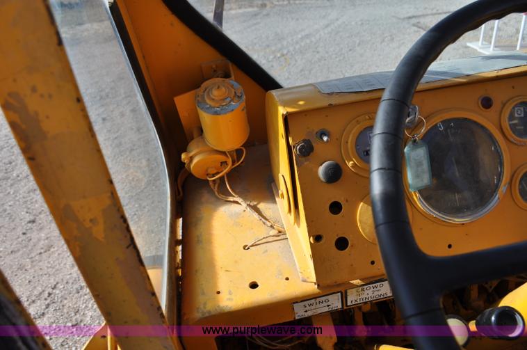 image for item G7020 Galion 150F crane