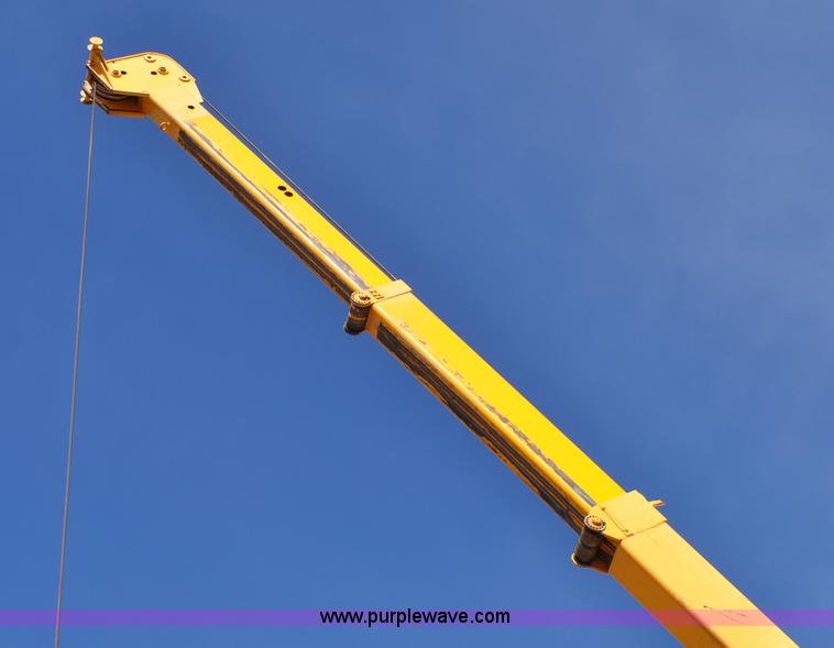 image for item G7020 Galion 150F crane