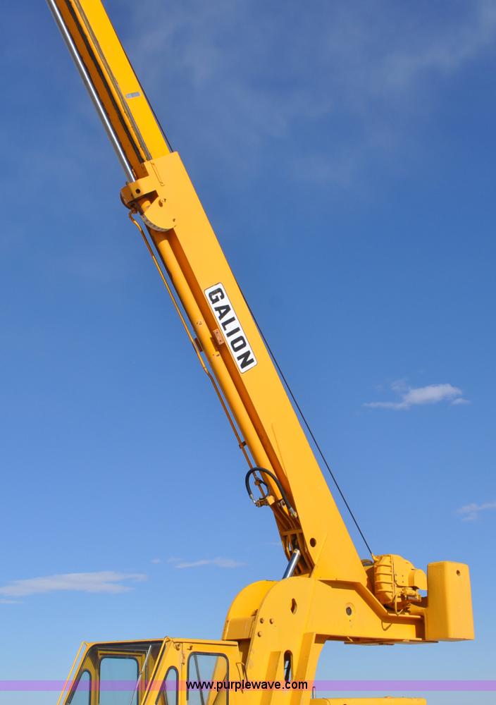 image for item G7020 Galion 150F crane