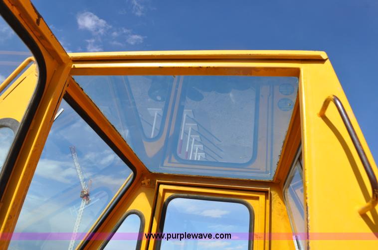 image for item G7020 Galion 150F crane