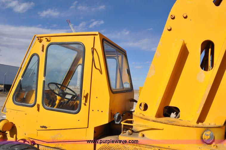 image for item G7020 Galion 150F crane