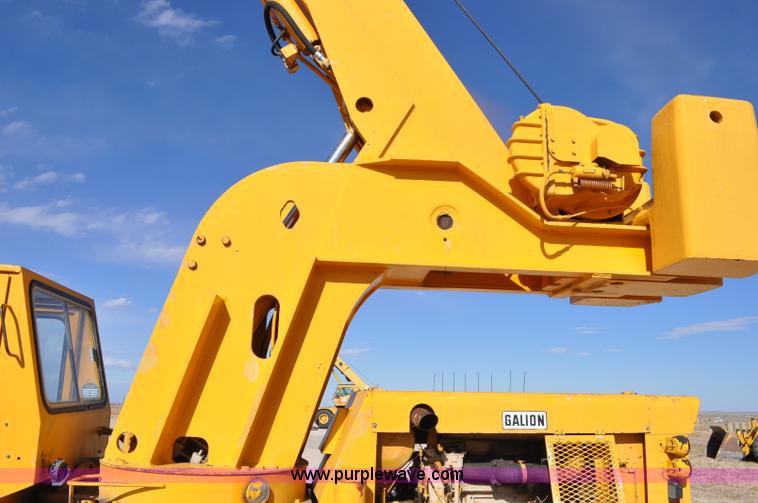 image for item G7020 Galion 150F crane