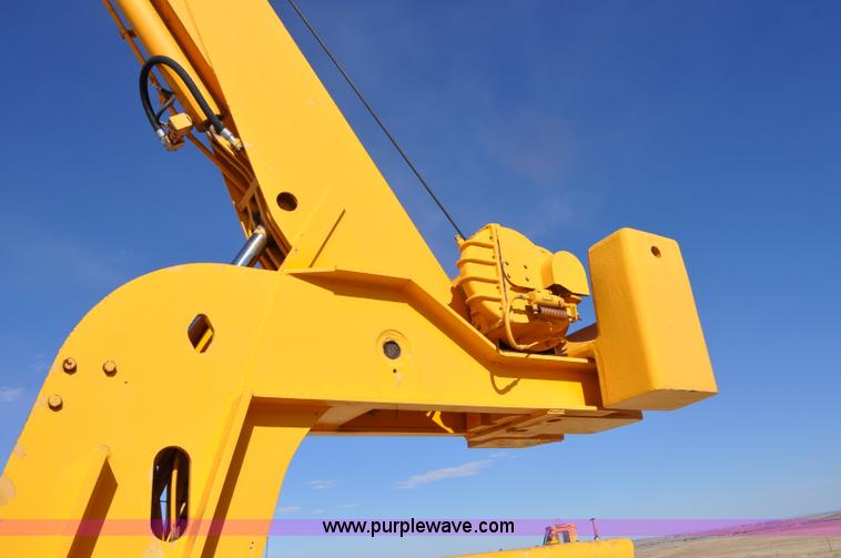 image for item G7020 Galion 150F crane