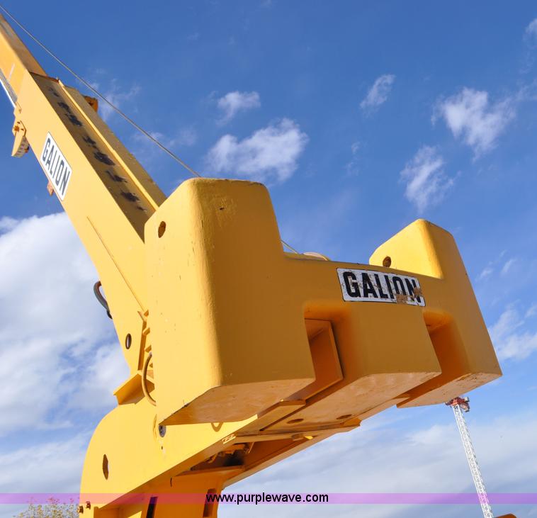 image for item G7020 Galion 150F crane