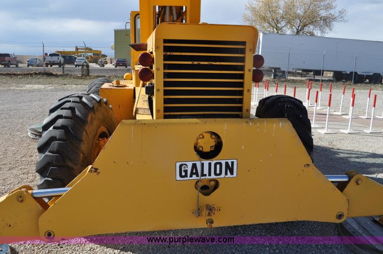 image for item G7020 Galion 150F crane