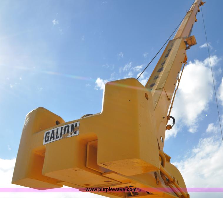 image for item G7020 Galion 150F crane