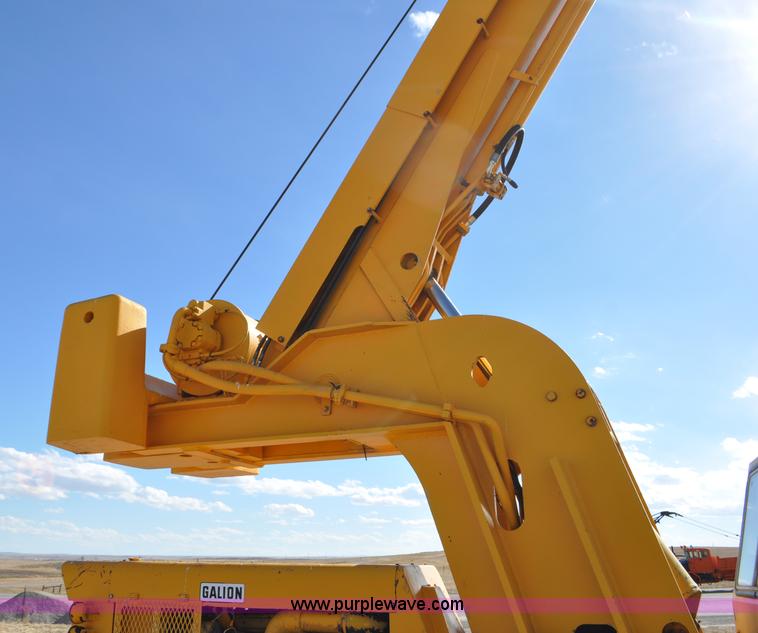 image for item G7020 Galion 150F crane
