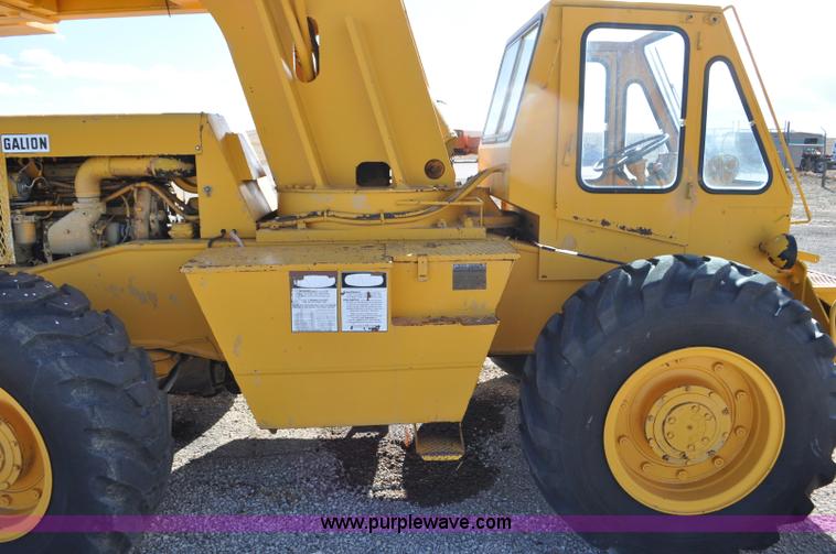 image for item G7020 Galion 150F crane