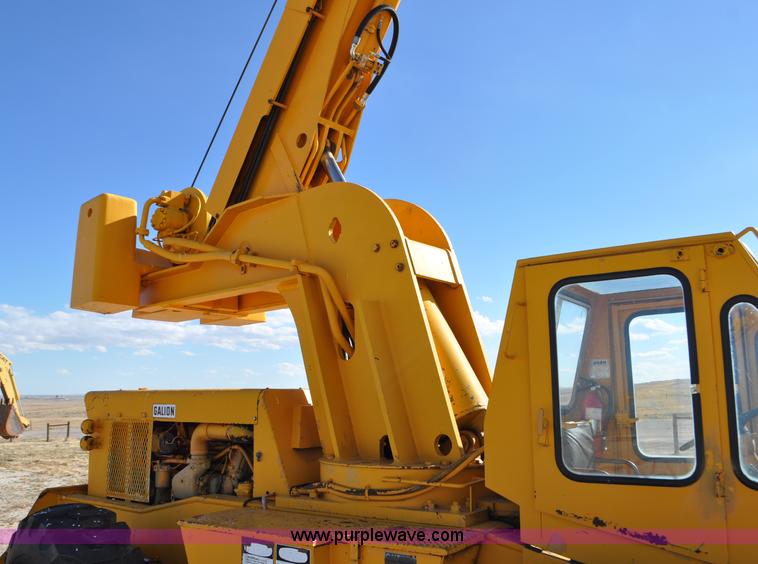image for item G7020 Galion 150F crane