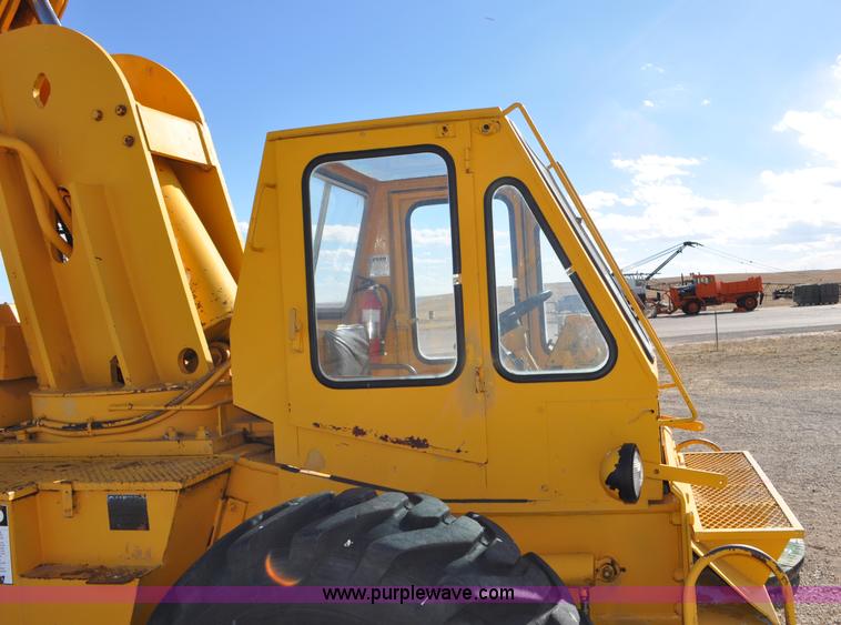 image for item G7020 Galion 150F crane