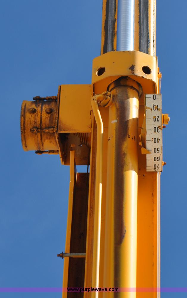 image for item G7020 Galion 150F crane