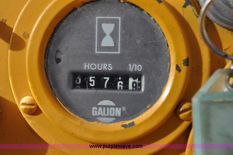 image for item G7020 Galion 150F crane