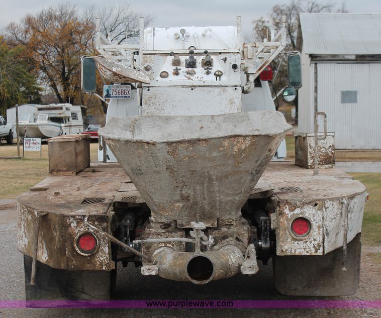 image for item H8017 2000 Chevrolet C6500 concrete pump truck