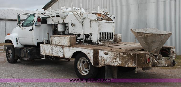 image for item H8017 2000 Chevrolet C6500 concrete pump truck