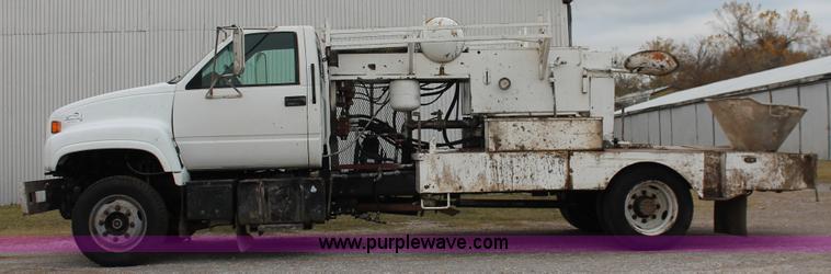 image for item H8017 2000 Chevrolet C6500 concrete pump truck