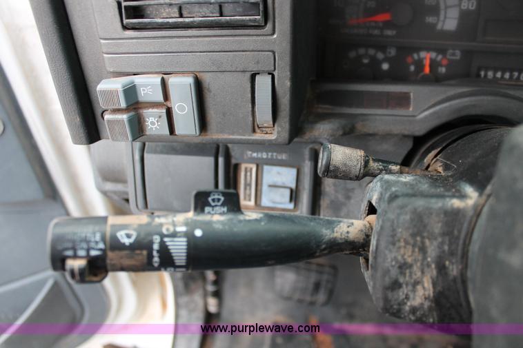 image for item H8017 2000 Chevrolet C6500 concrete pump truck