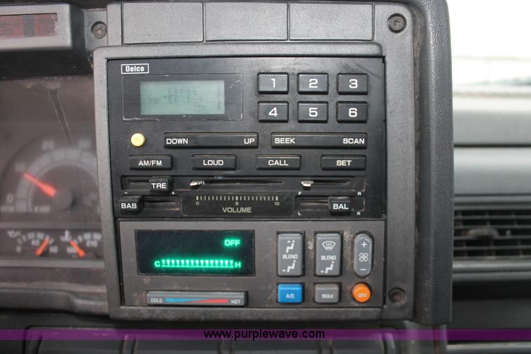 image for item H8017 2000 Chevrolet C6500 concrete pump truck