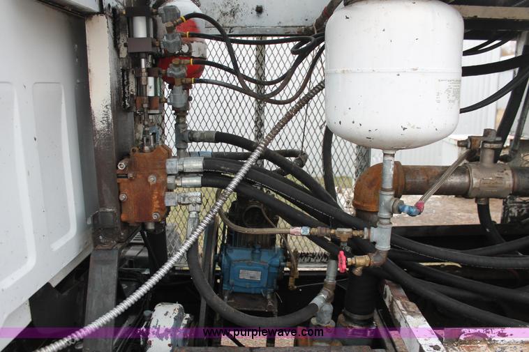 image for item H8017 2000 Chevrolet C6500 concrete pump truck