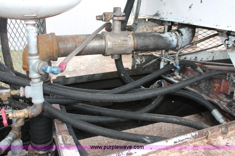 image for item H8017 2000 Chevrolet C6500 concrete pump truck