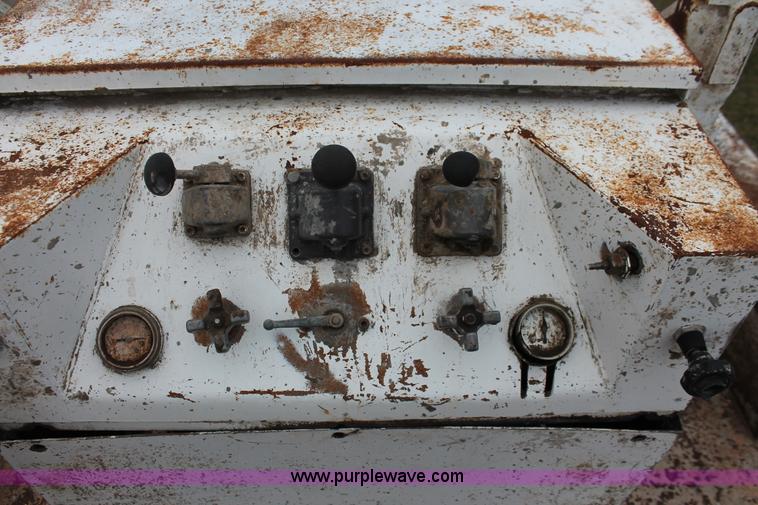 image for item H8017 2000 Chevrolet C6500 concrete pump truck