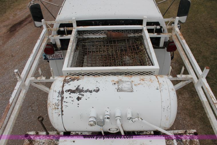 image for item H8017 2000 Chevrolet C6500 concrete pump truck